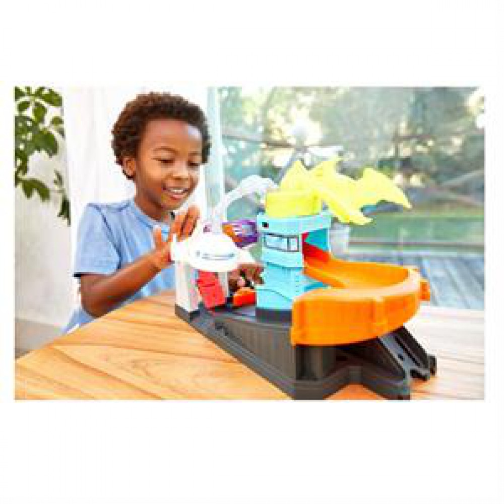 MATTEL HOT WHEELS  ŞEHİRDE YARATIK MACERASI SETİ FNB05